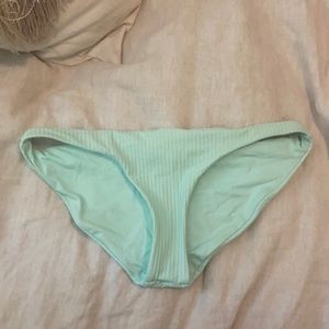 Vitamin A Luciana bottom